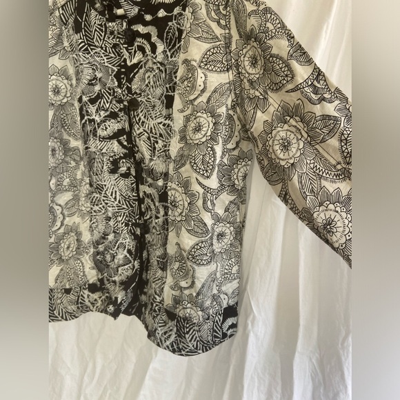 Chicos Jacket Black White Floral Kimono Jacket Silk Linen blend Size 2 / Medium - Picture 10 of 13